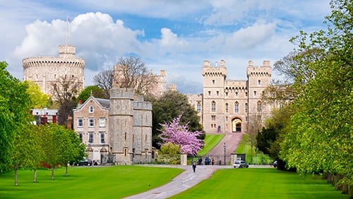 00191 - View of Windsor Castle from Windsor Great Park - 16_9.jpg