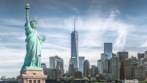 00196 - View of New York Skyline with Statue of Liberty USA - 16_9.jpg